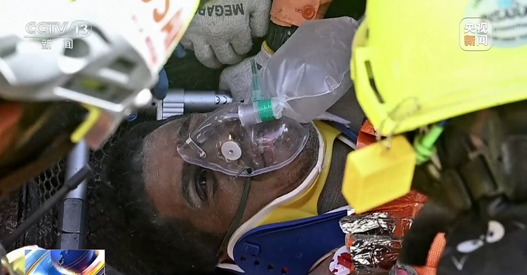 已致2595人死亡,震区几乎所有官员都已遇难!一男子被困8天后获救,在委中企已捐赠物资超120吨